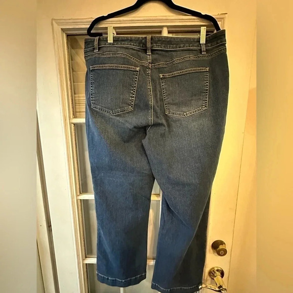 TALBOTS Flawless 5 Pocket Slimming Straight Jeans - Size 18 WP - Picture 2 of 8